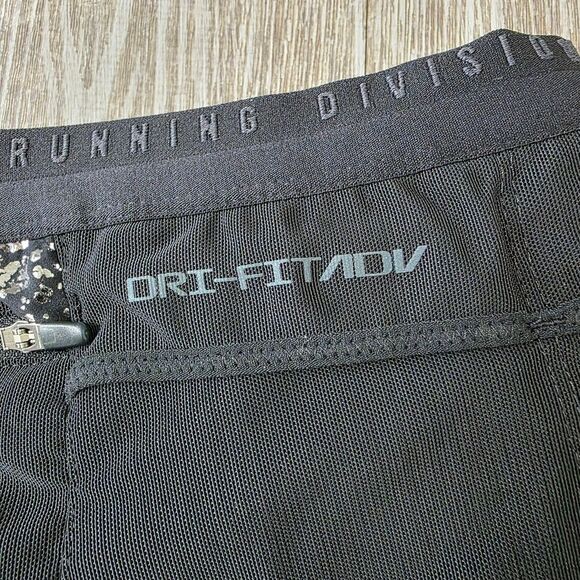 Nike Dri-FIT ADV 4" Brief-Lined Running Division Shorts XL FN3377-010 Black 3M - Picture 8 of 14